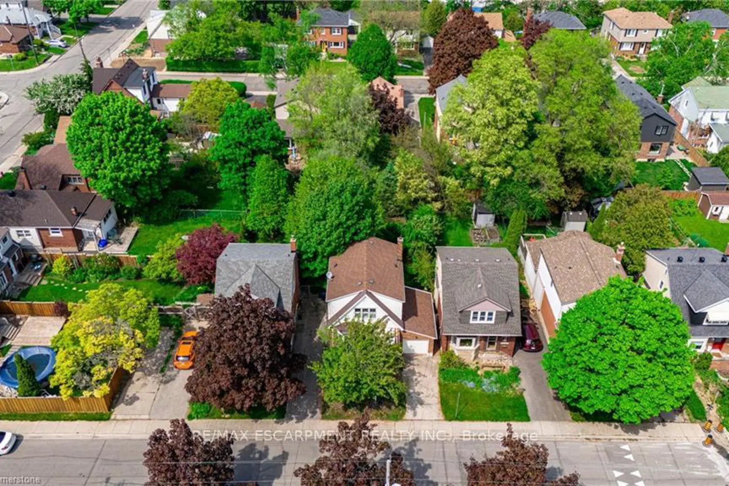 136 Glen Road photo 3