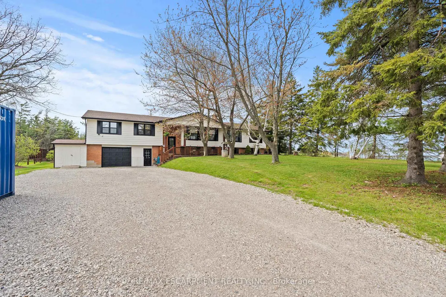 5090 Blackheath Road photo 2