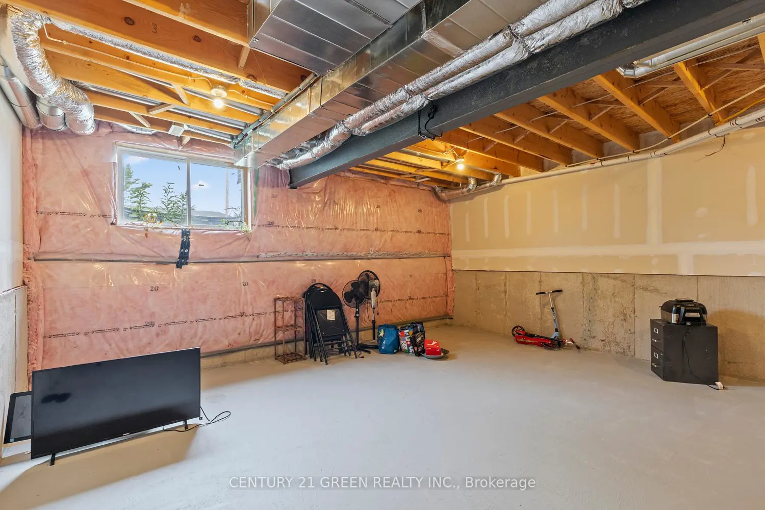 851 Sarnia Road photo 3