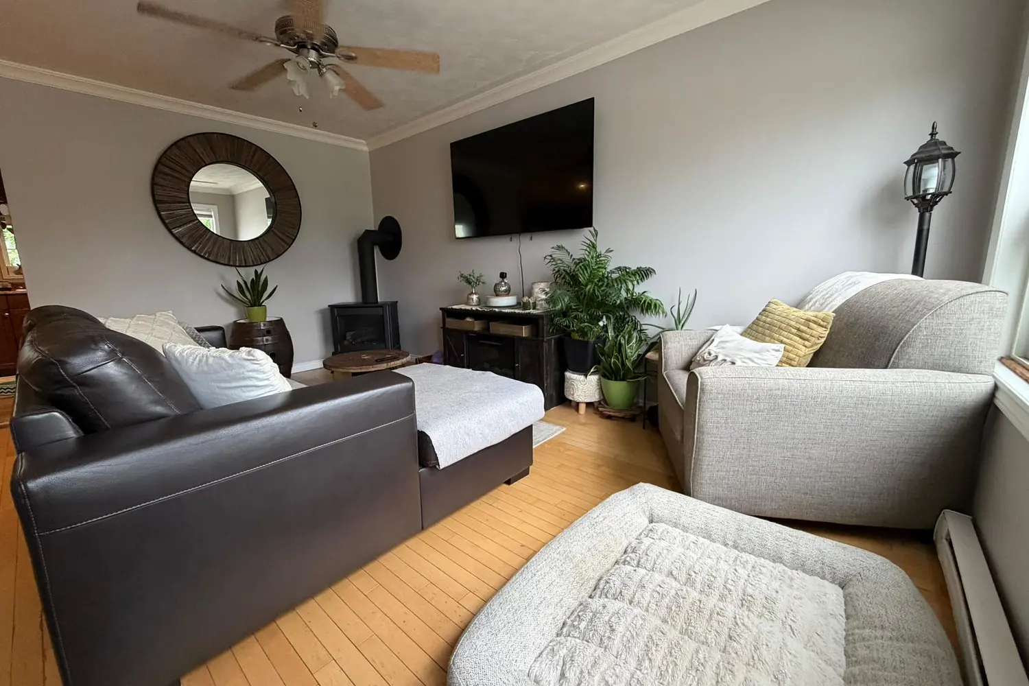 296 Ann Avenue photo 2
