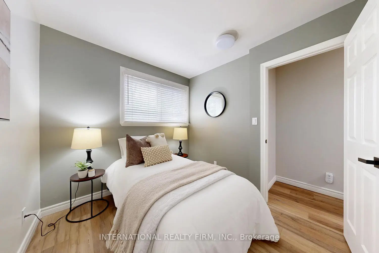 356 Platten Boulevard photo 4