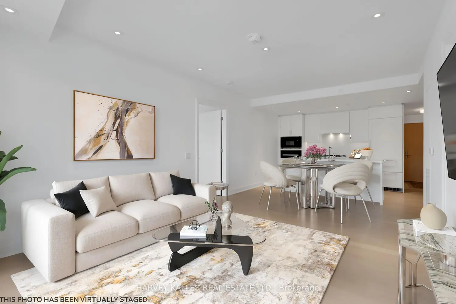 1 Strathgowan Avenue 403 photo 2