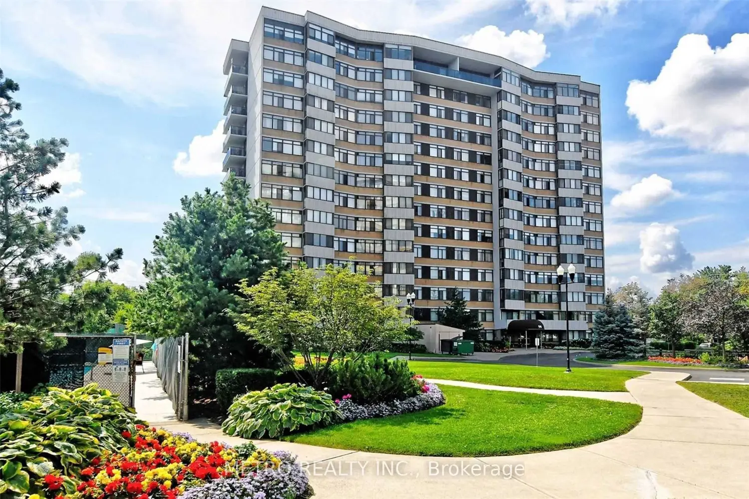 90 Fisherville Road 406