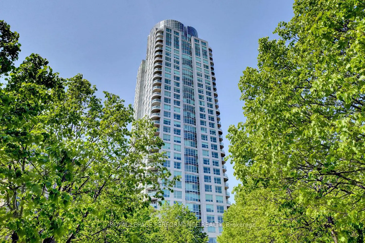38 Metropole Private 2101