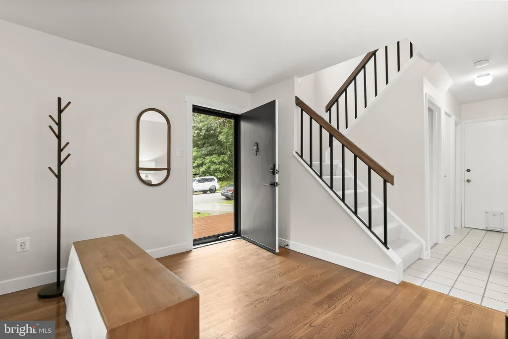 9481 Greco Garth, Columbia, MD 21045 photo 3