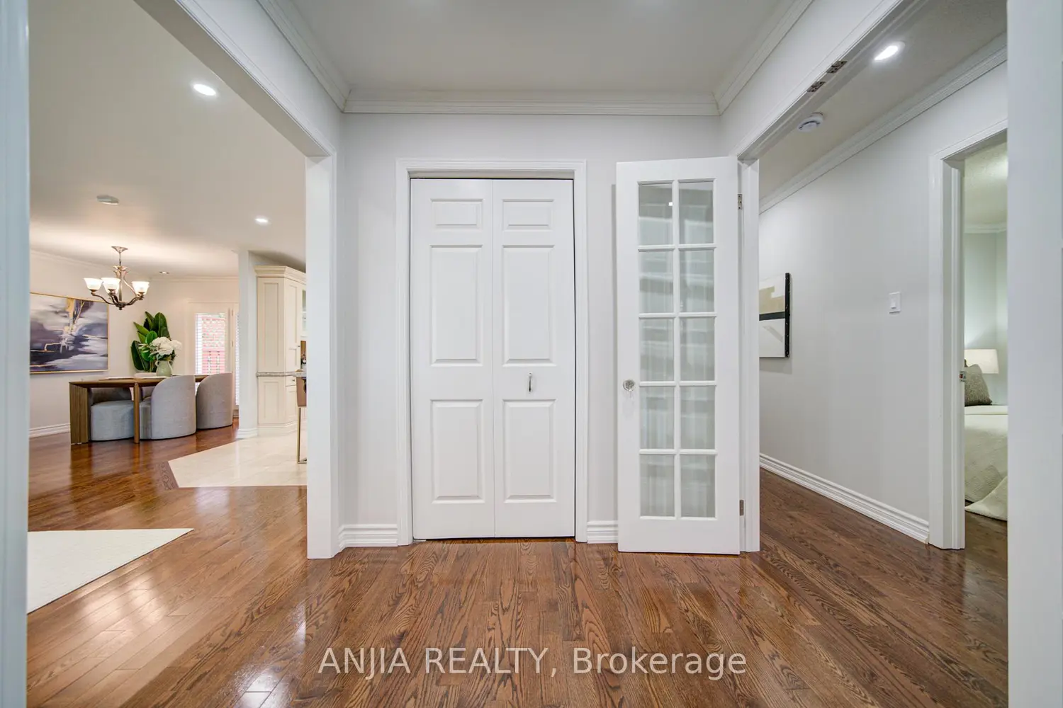 70 Briarwood Road photo 4