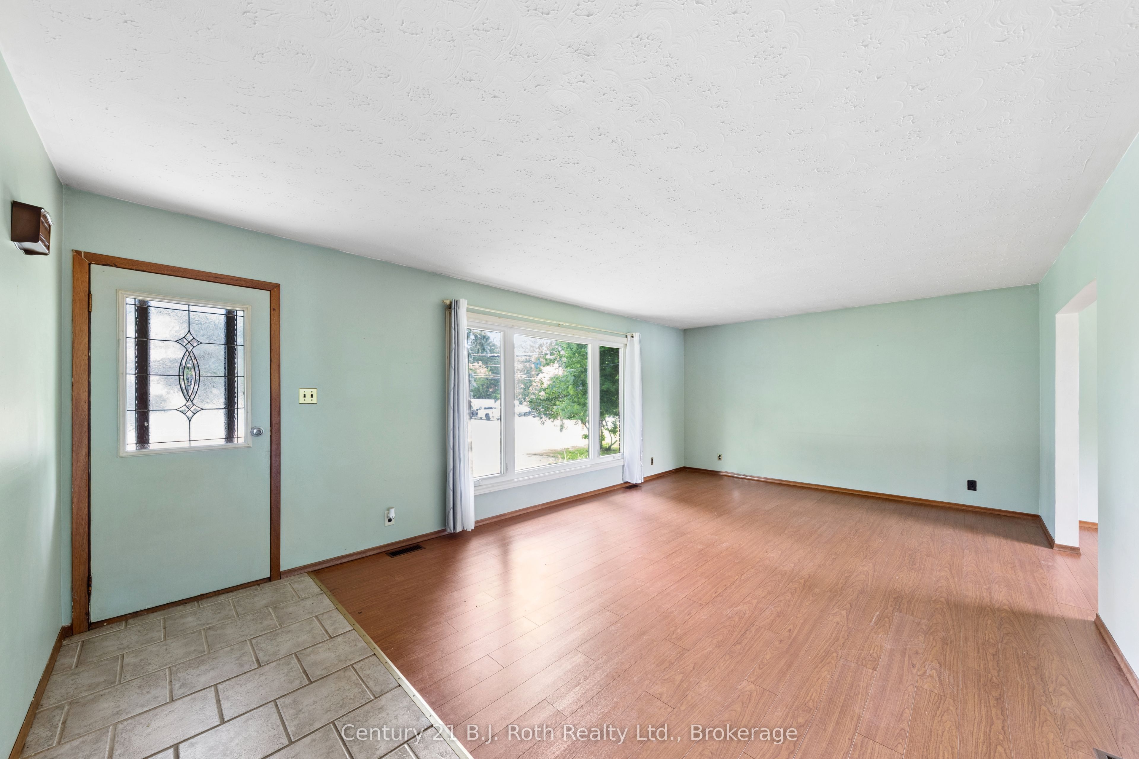 8240 93 Highway, Tiny, ON, L0K 2E1 photo 3