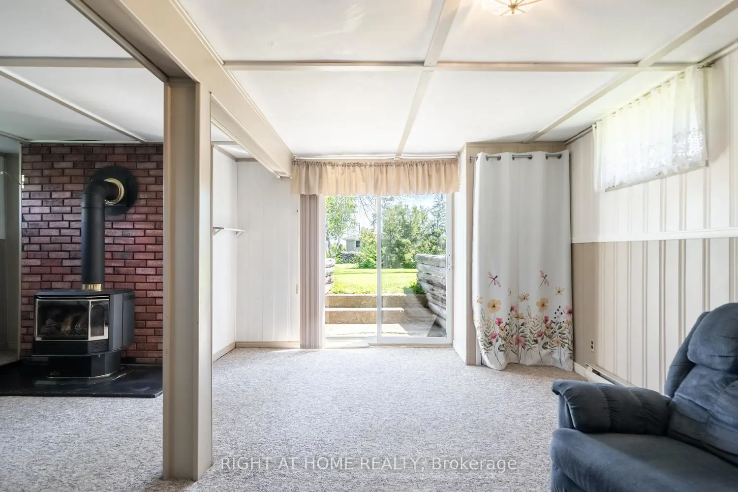4654 Mcneil Street photo 4