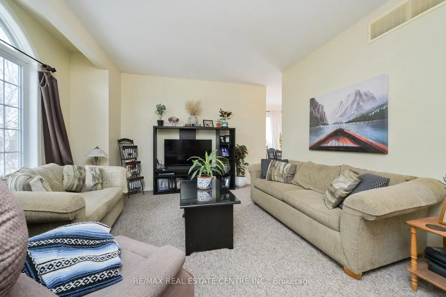 300 A Broadway photo 5