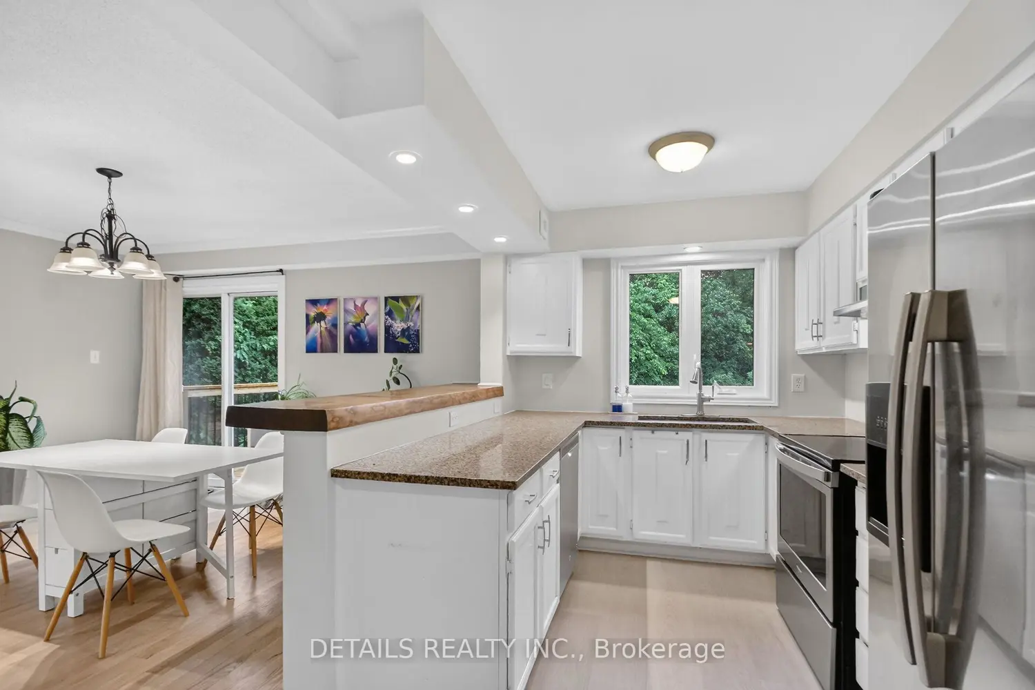 39 Sandhurst Court photo 3