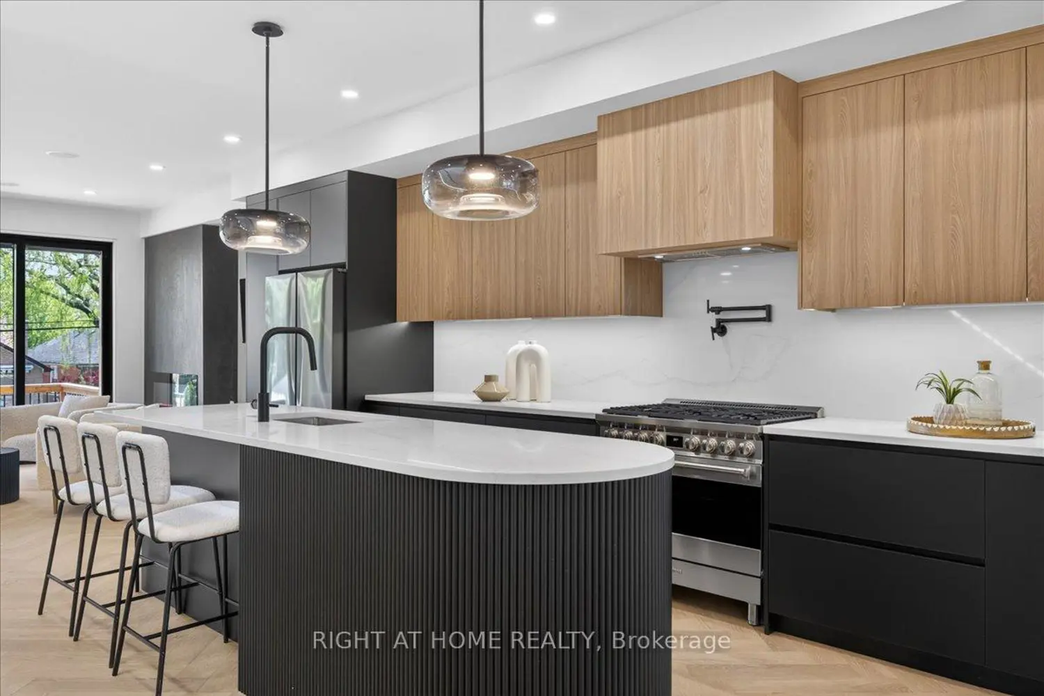 15B Rosemeade Avenue photo 4