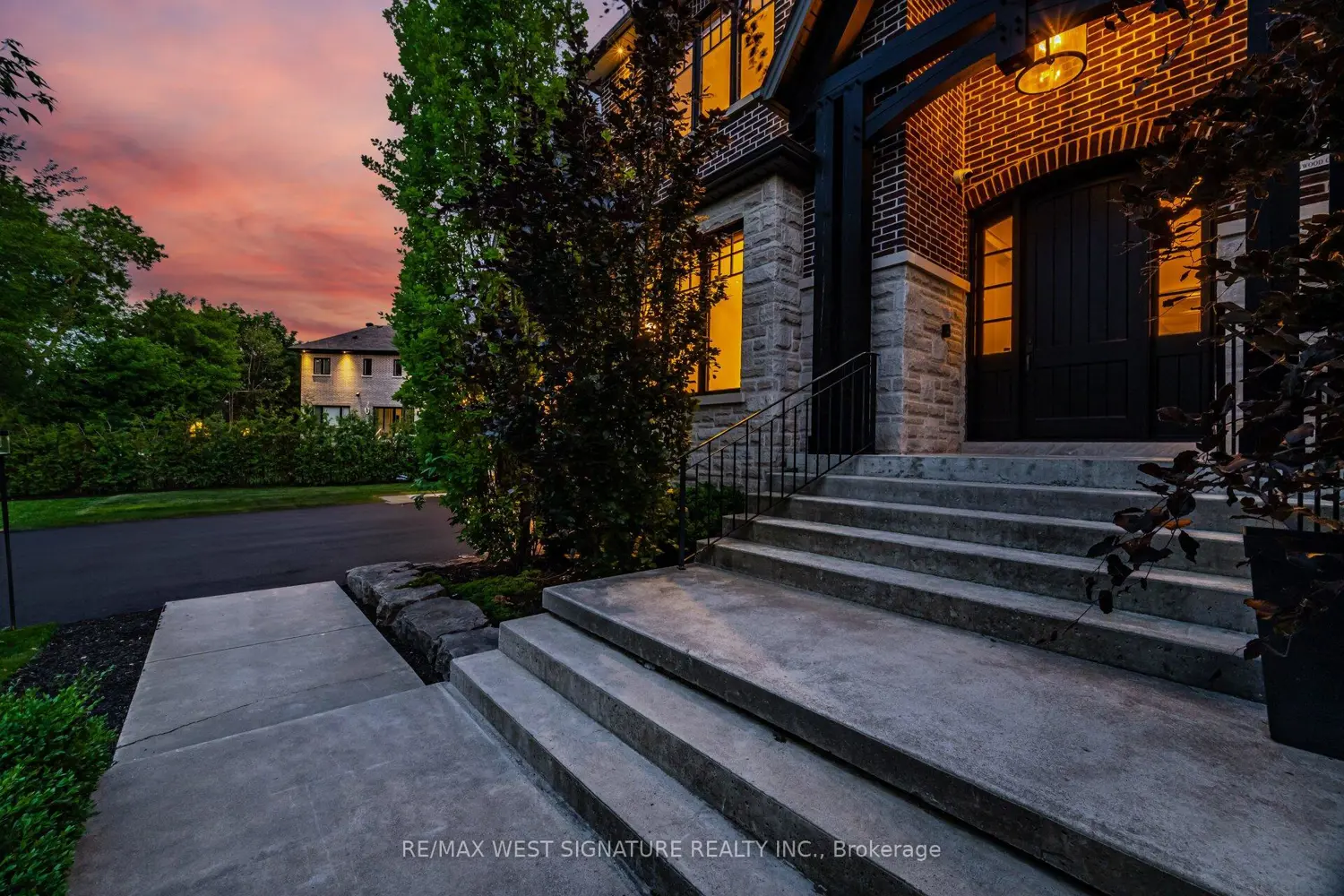 76 Lynwood Crescent photo 5