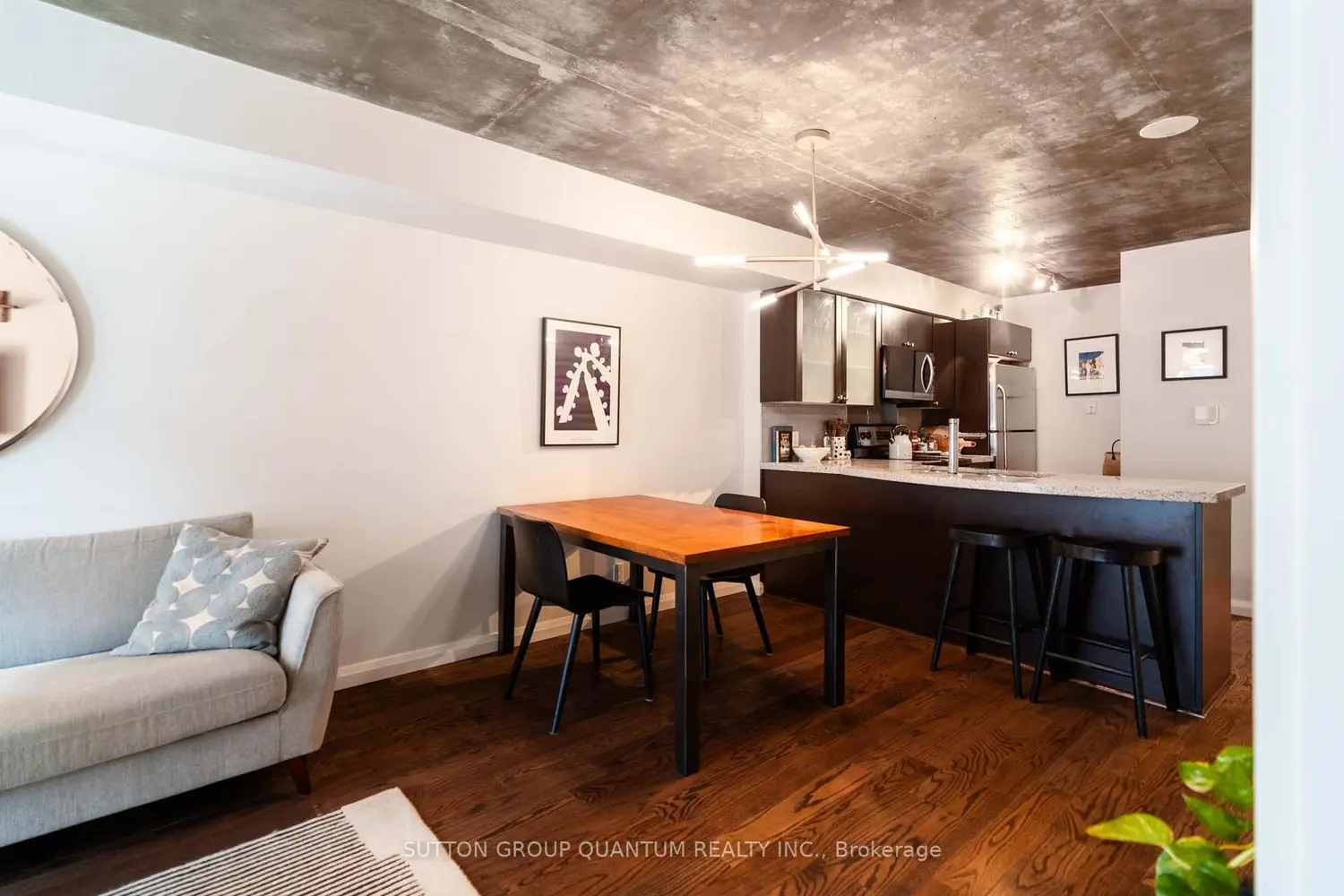 1005 King Street 502 photo 4