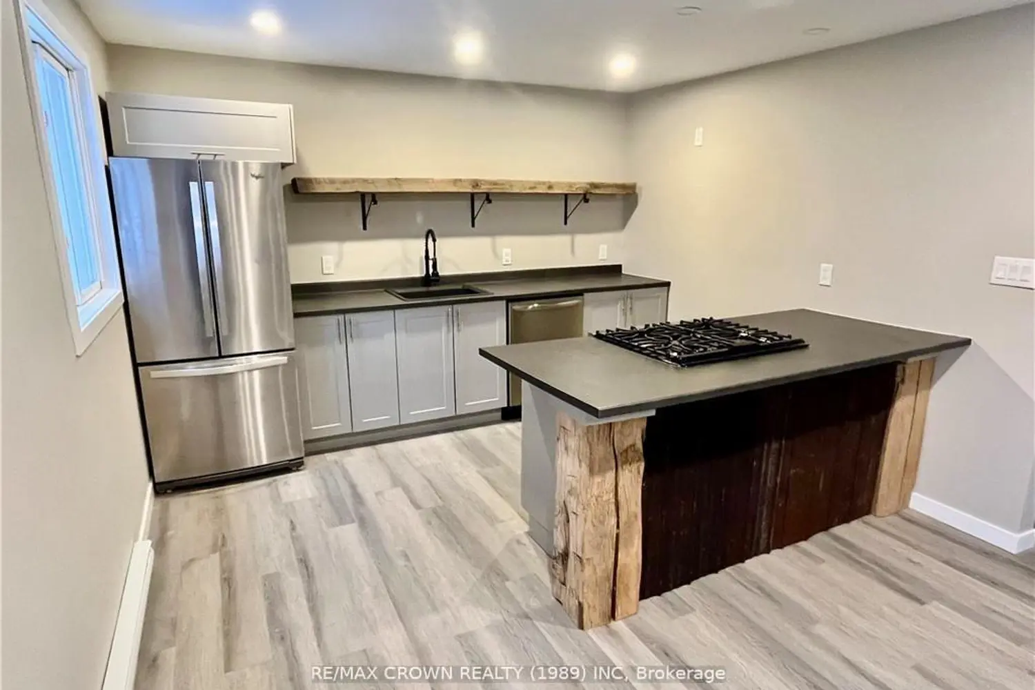 479 Angus Avenue photo 4
