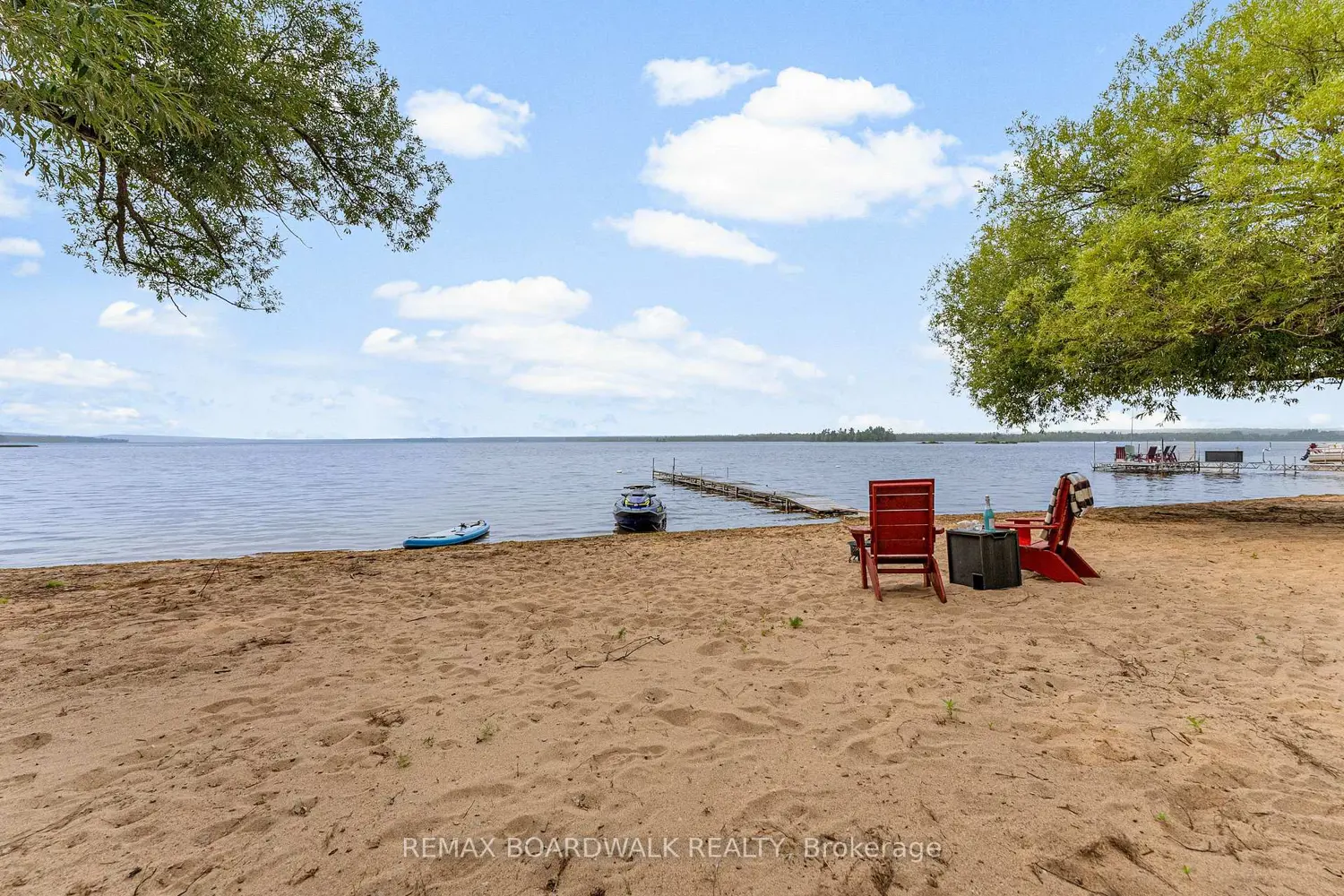 391 Leavoy Lane photo 3