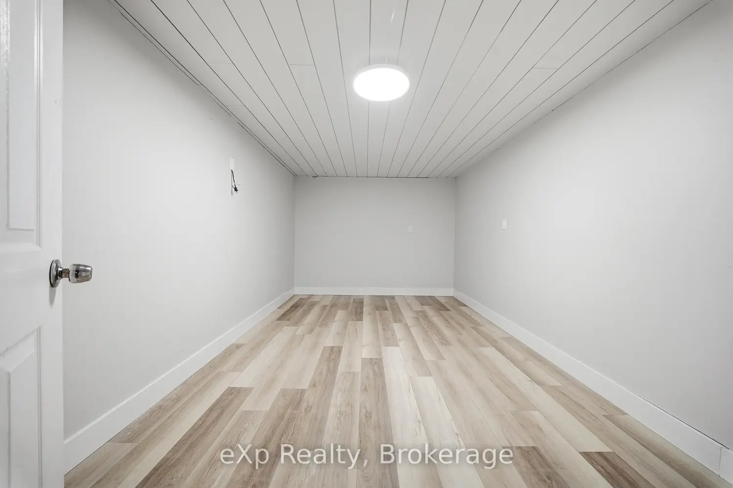 42 Rosewood Avenue photo 2