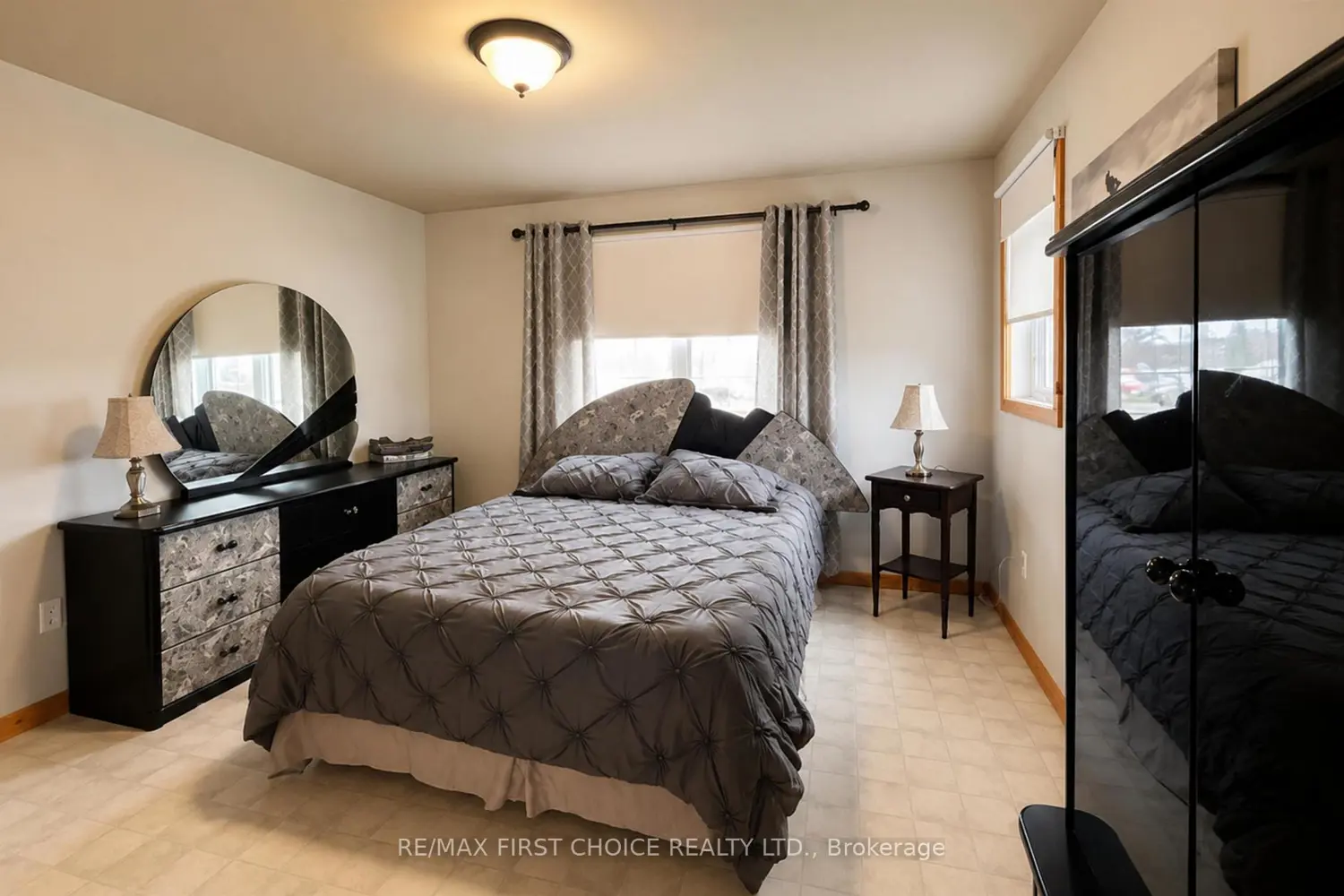 6086 Hwy 11/71 photo 5