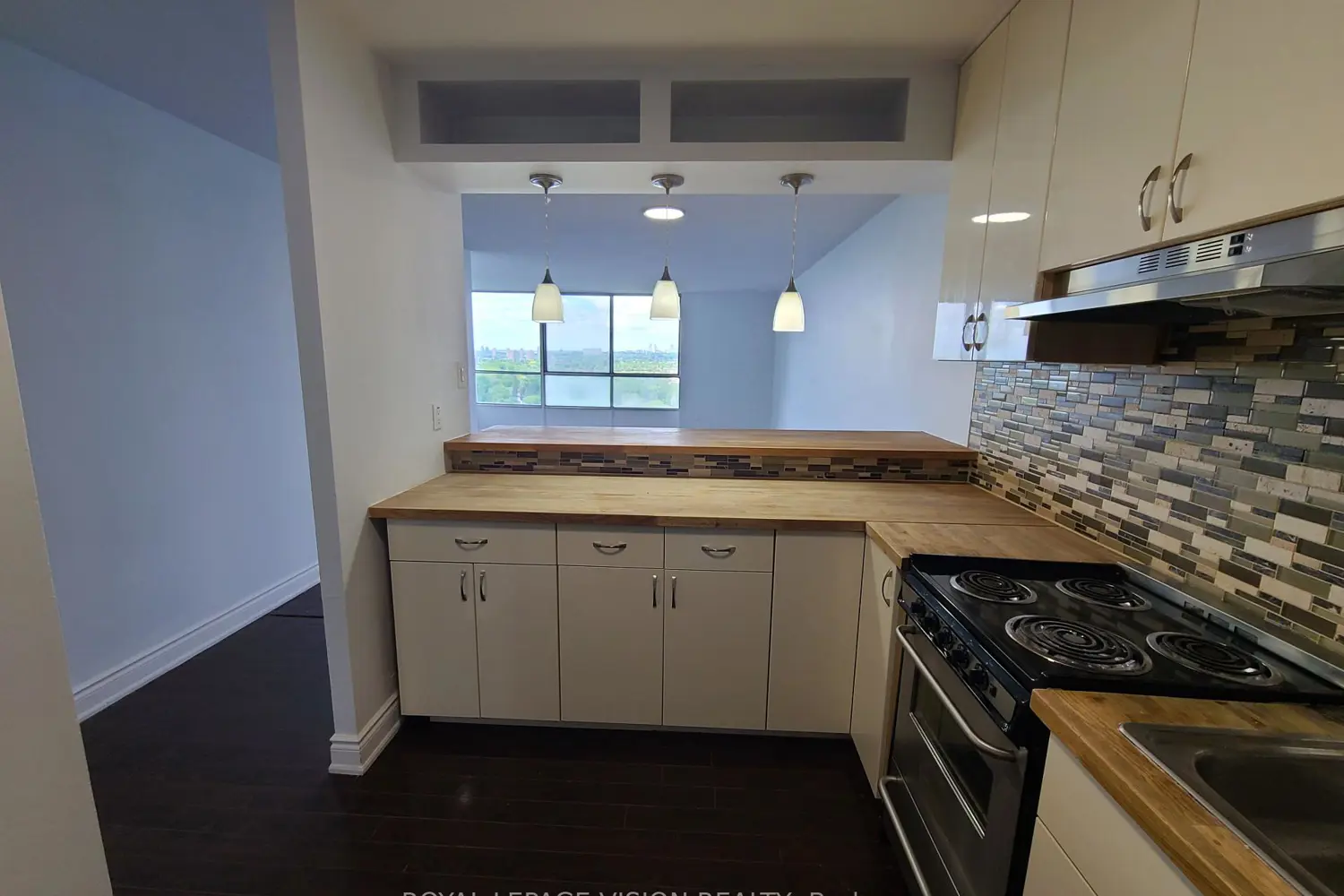 10 Martha Eaton Way 2107 photo 3