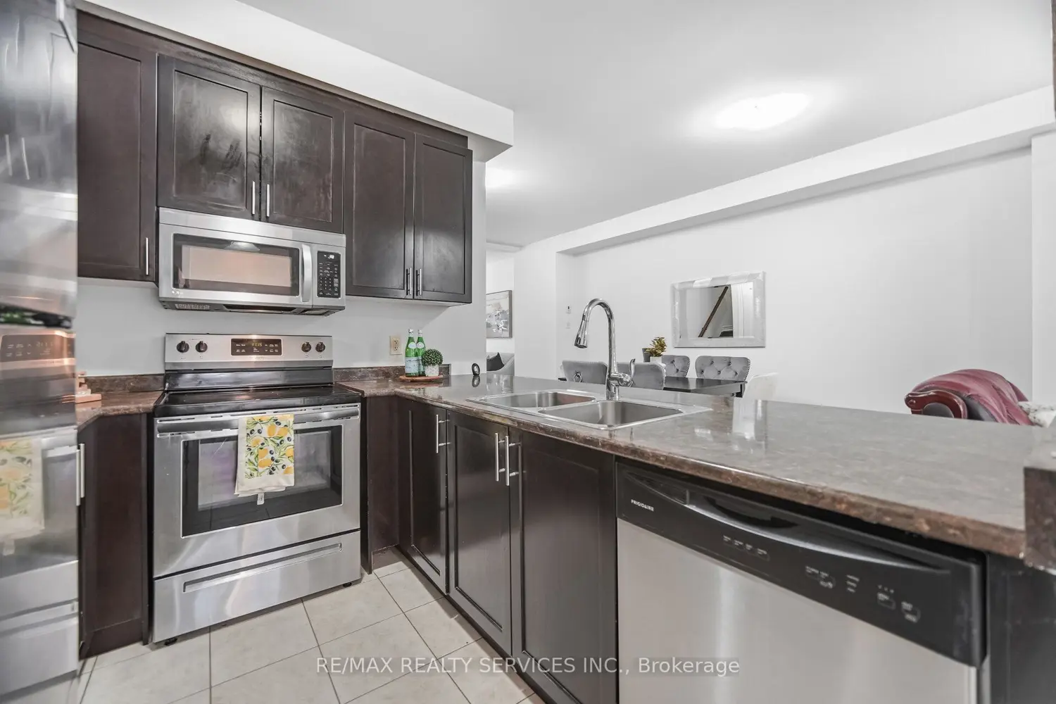 264 Inspire Boulevard photo 5