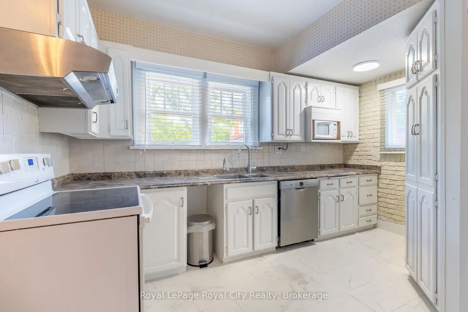 76 London Road photo 4