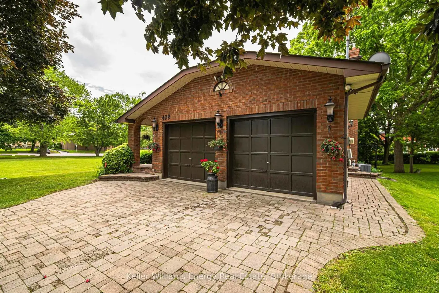 409 Gilbert Street photo 3