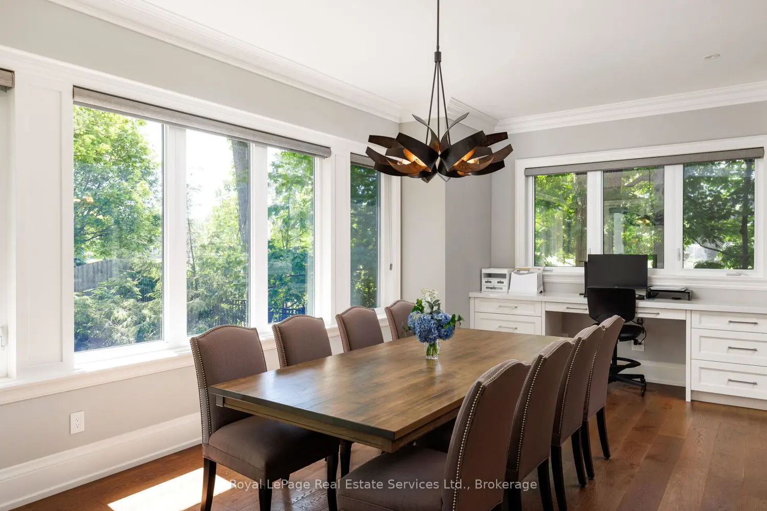 456 Lakeshore Road 5 photo 2