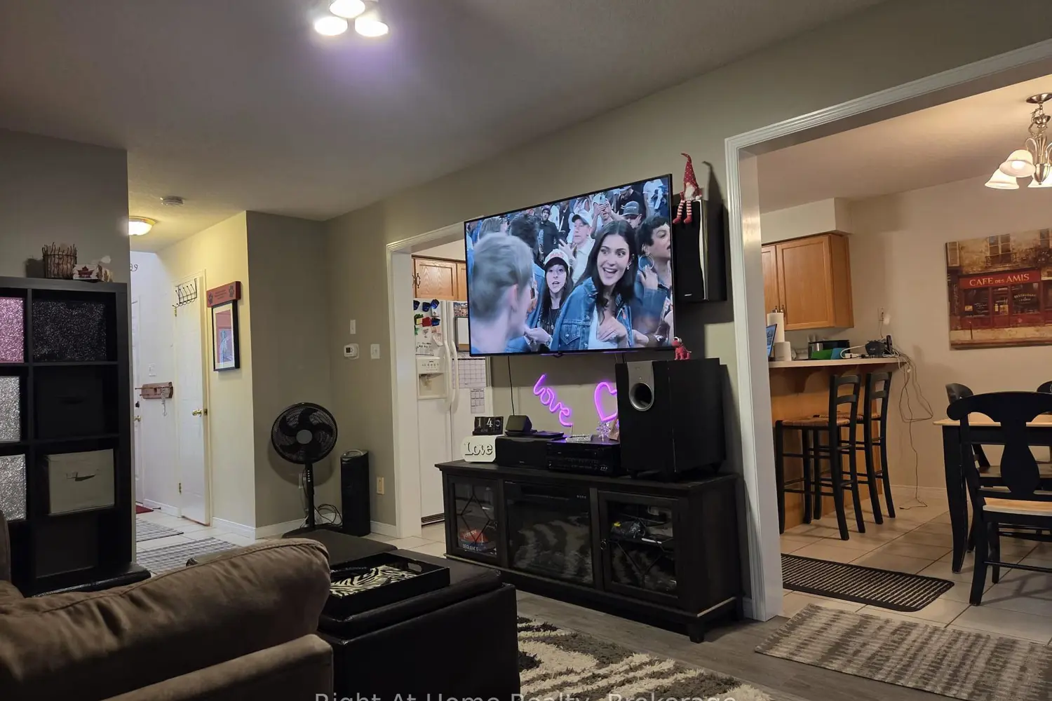 21 Fuller Drive photo 4