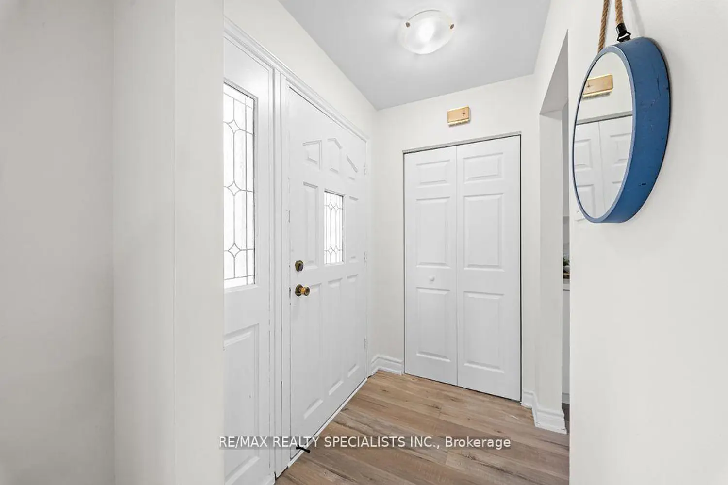 66 Avening Drive photo 2