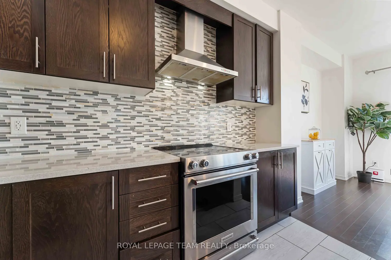 359 Melodie Street photo 5