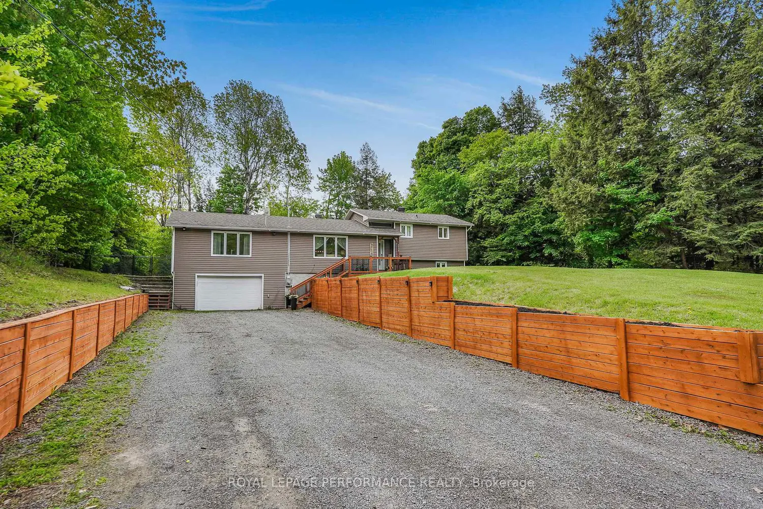1420 Lacroix Road photo 3