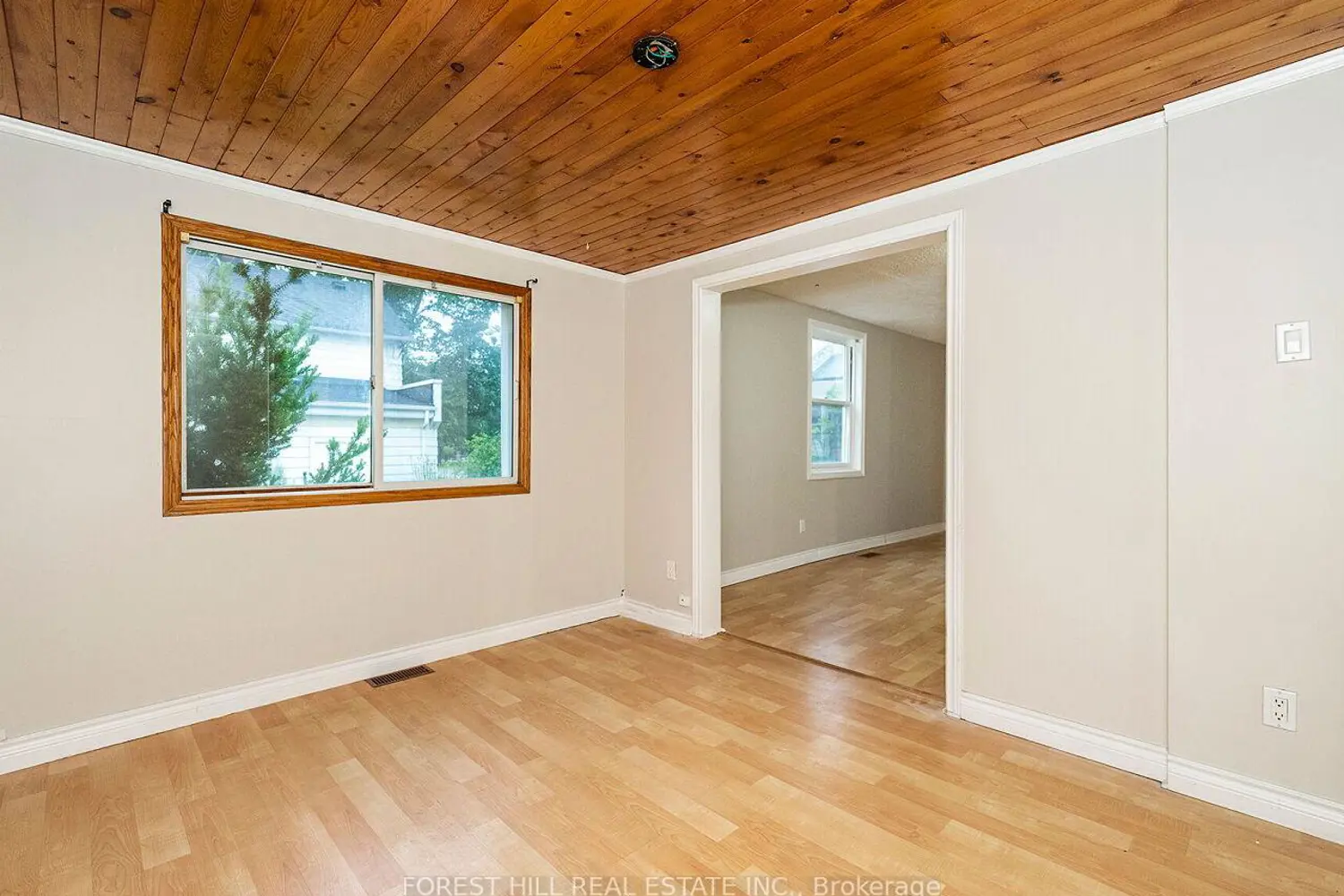 144 King Street photo 4