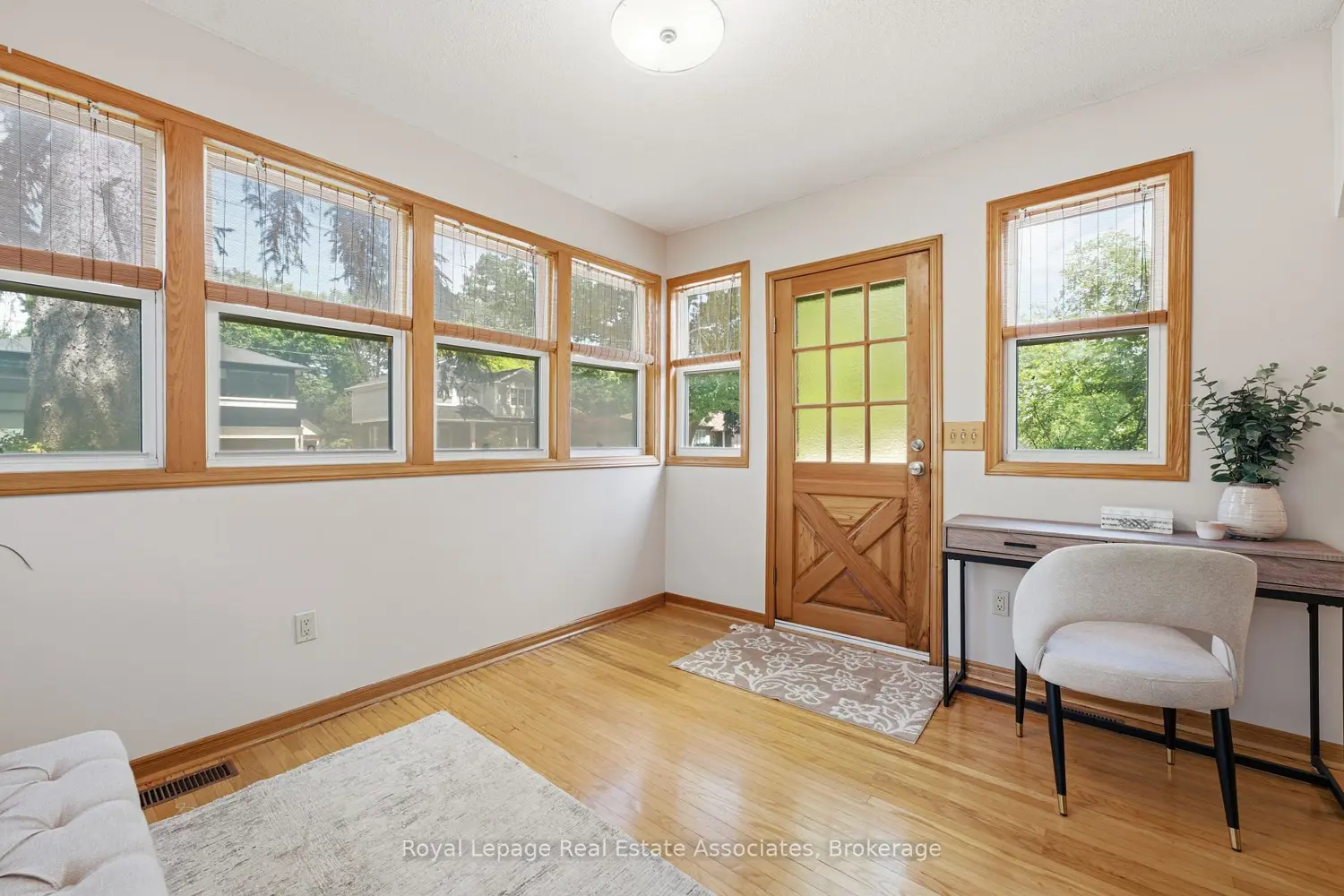 64 Eaglewood Boulevard photo 3