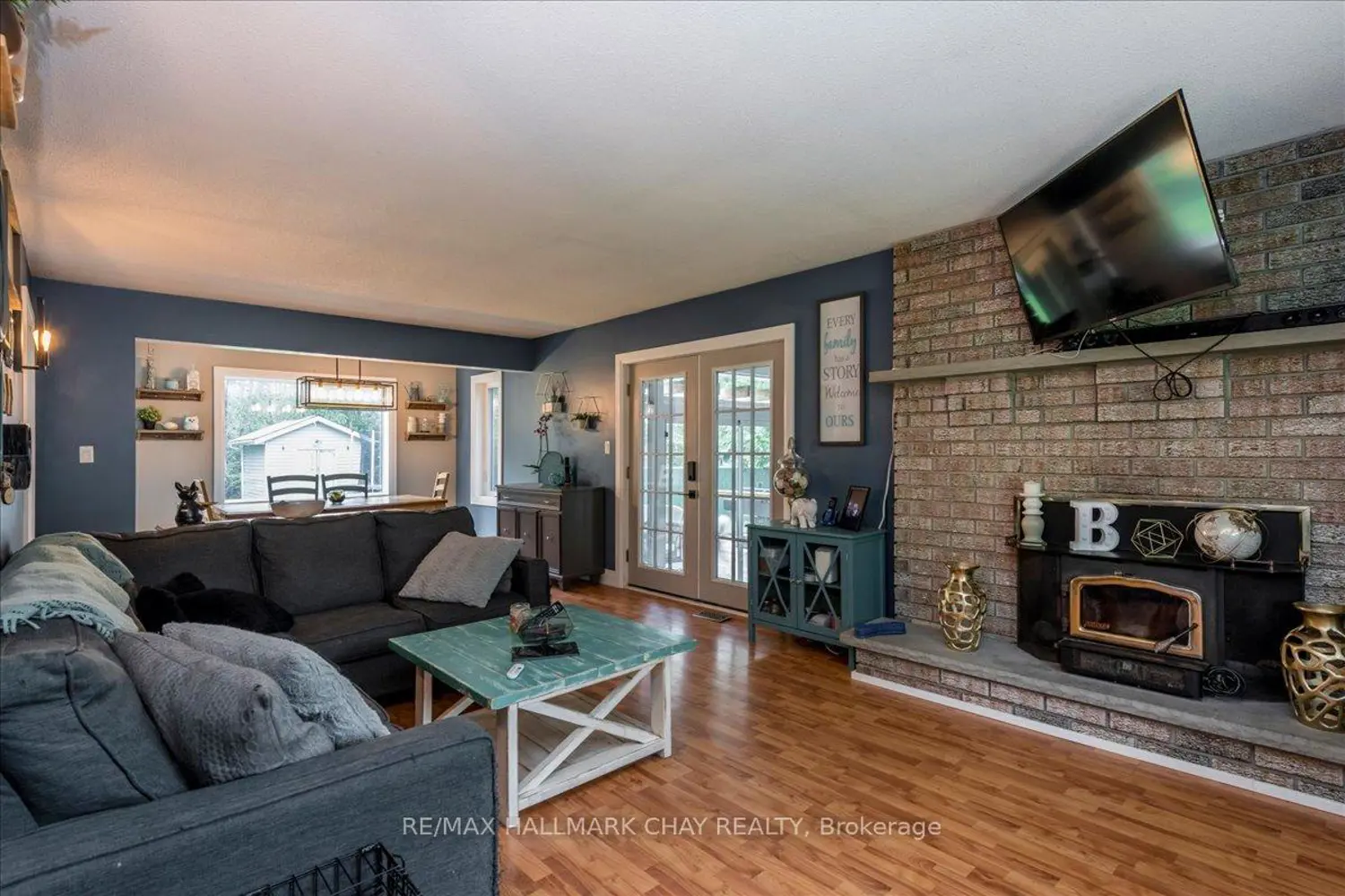 4049 Bayview Avenue photo 3