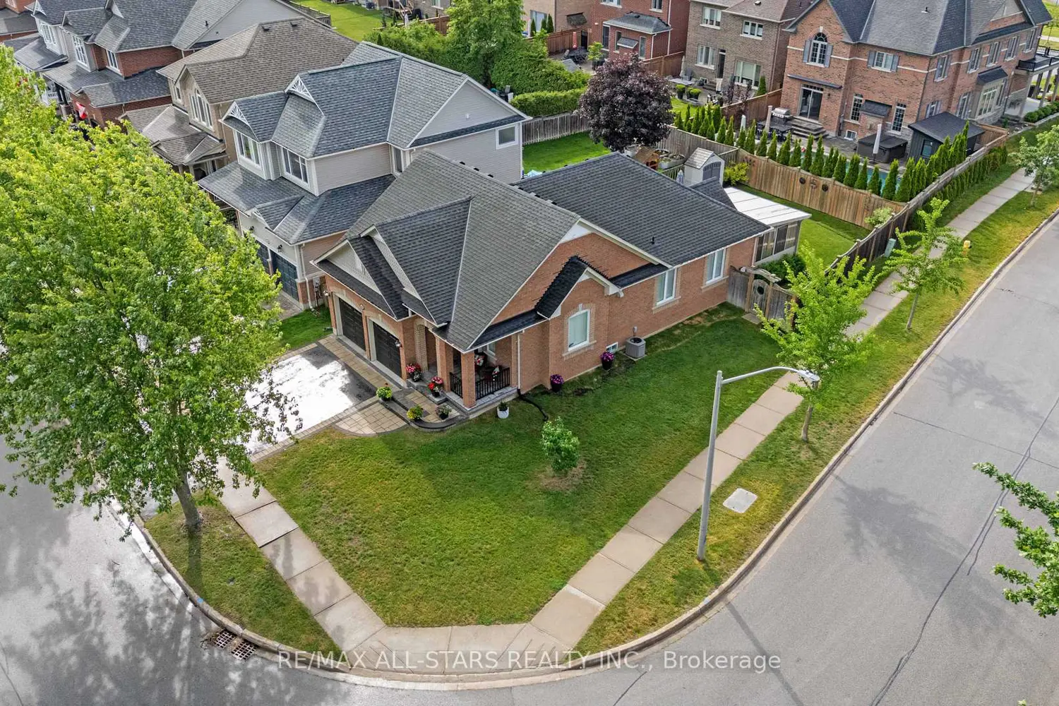 76 Chimney Hill Way photo 2