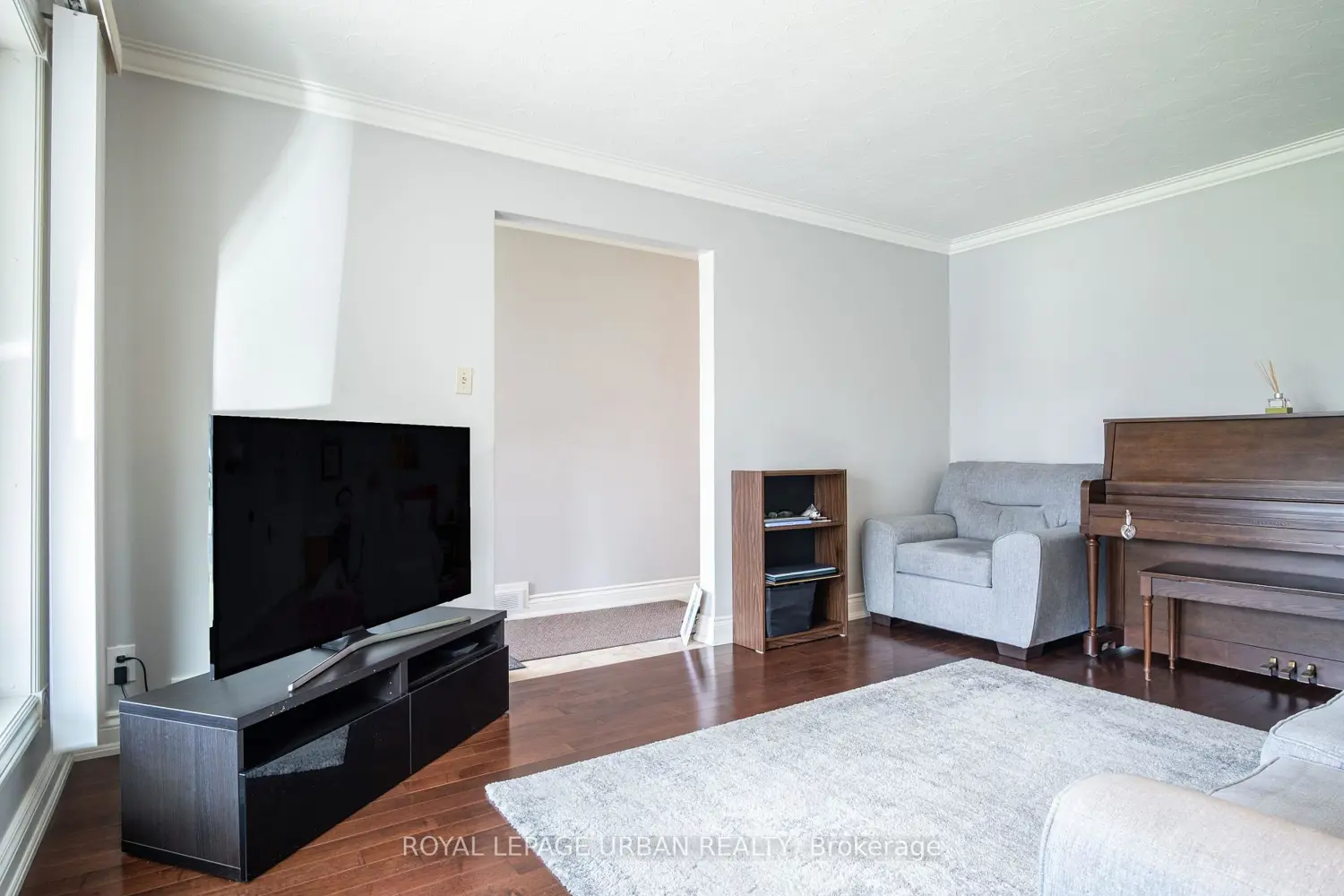 19 Battersea Crescent photo 4