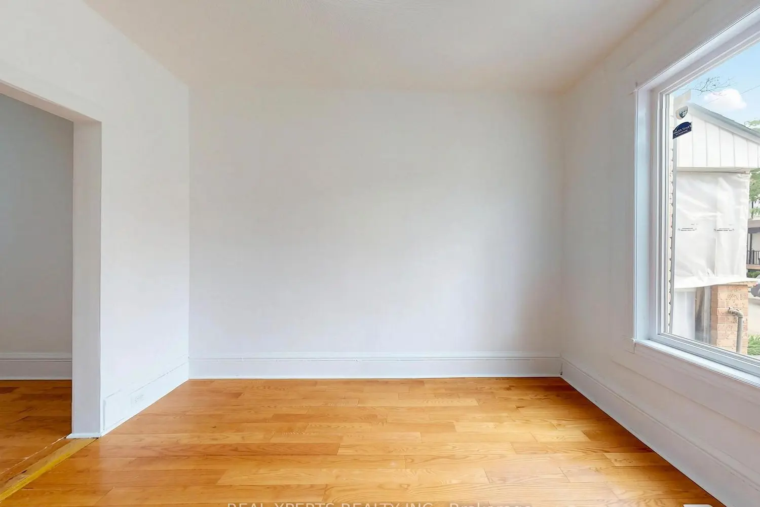52 Laughton Avenue photo 3