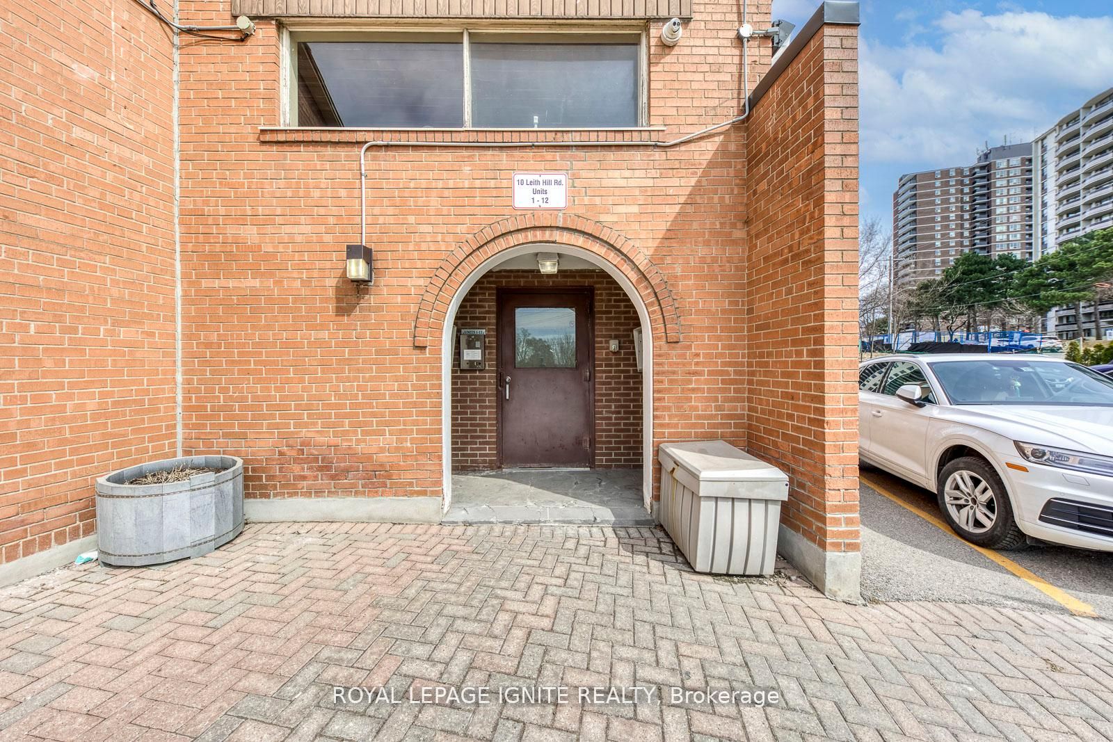 4-10 Leith Hill Road, Toronto, ON, M2J 1Z2