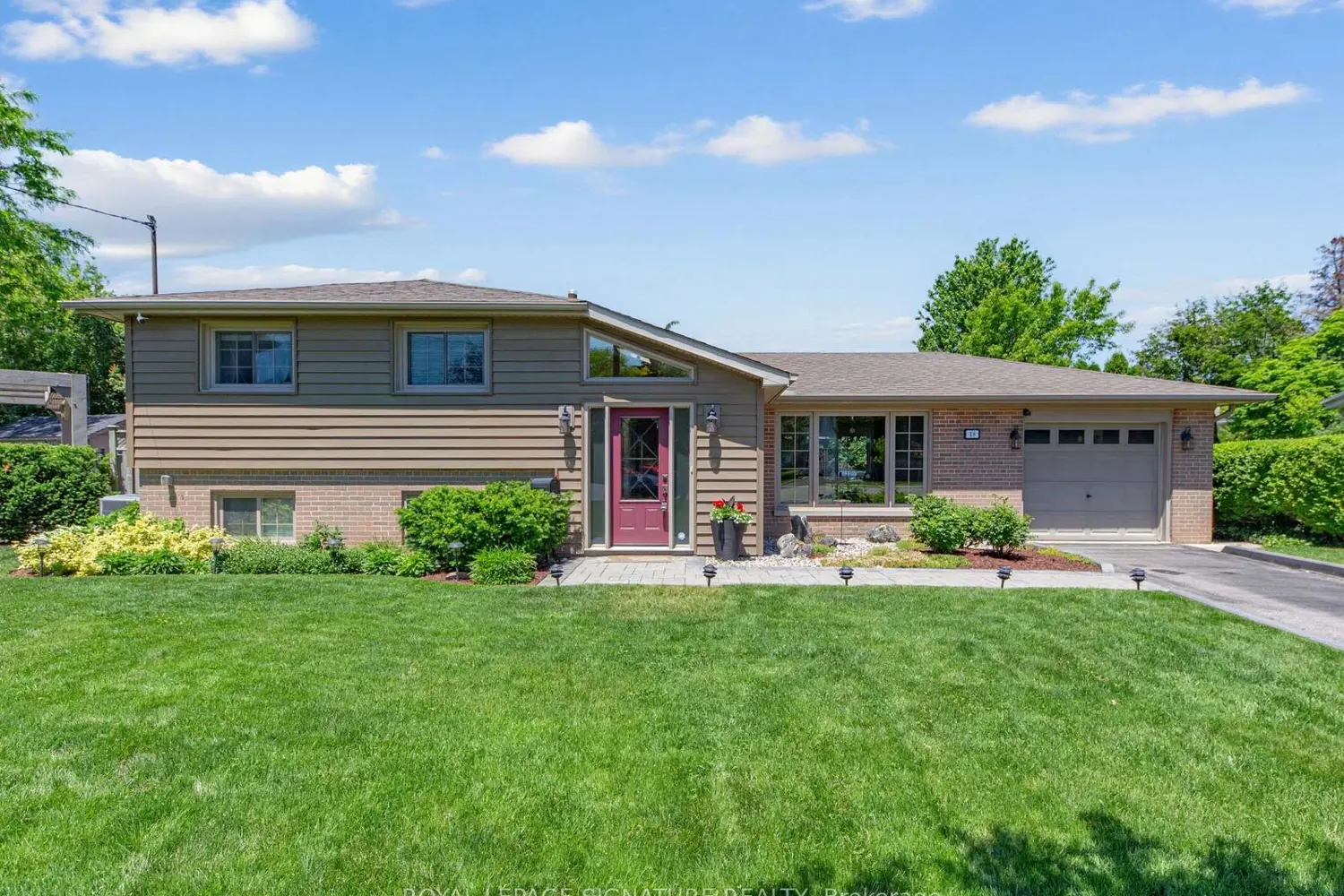 18 Willowood Court