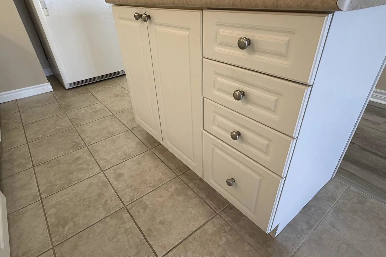 810 Scollard Court 1007 photo 2