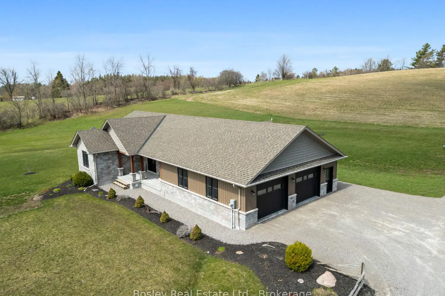 494 Pinegrove Road photo 3