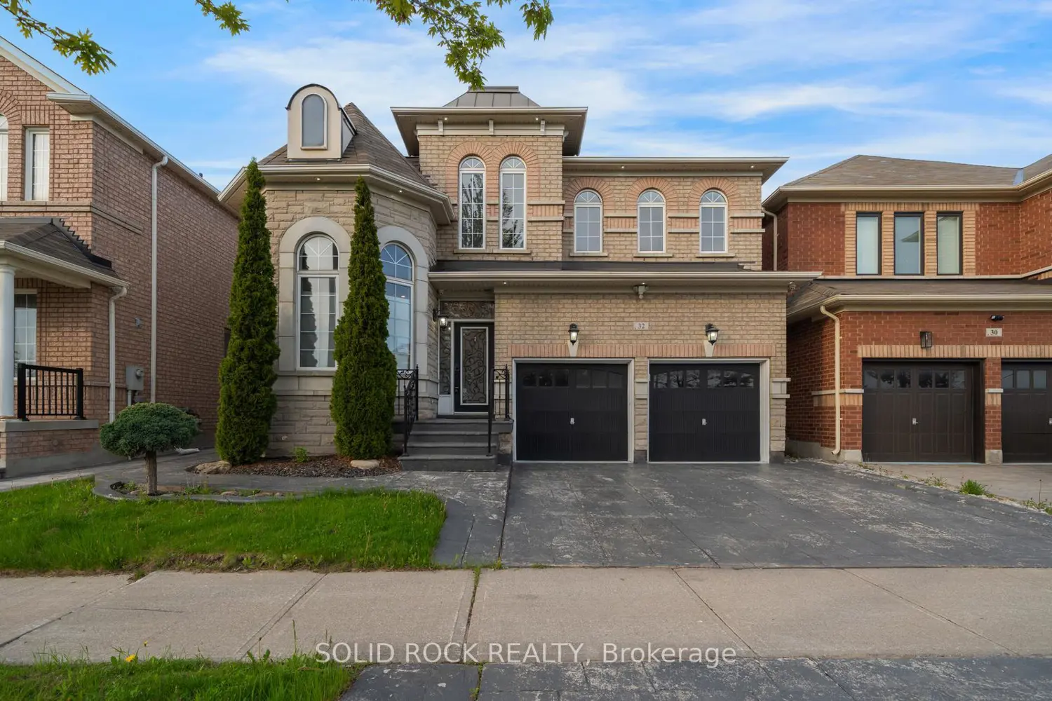 32 Albert Roffey Crescent