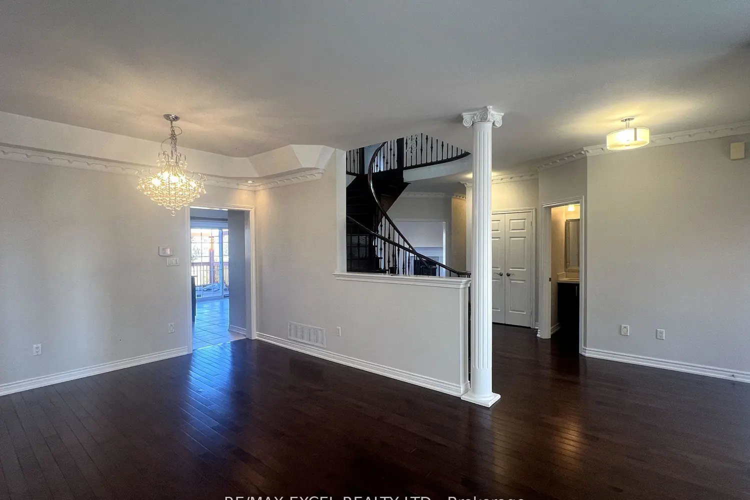 330 Calvert Road photo 4