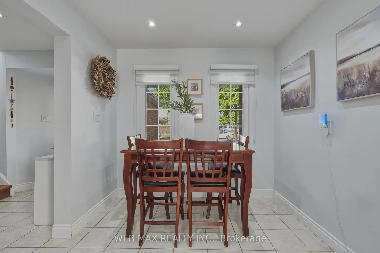 58 Cassander Crescent photo 5