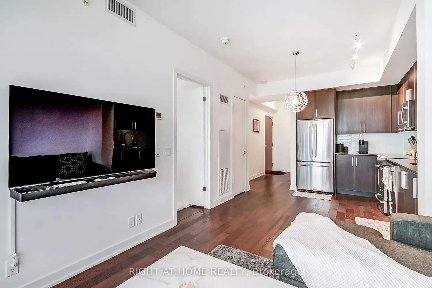 2212 Lake Shore Boulevard 2710 photo 5