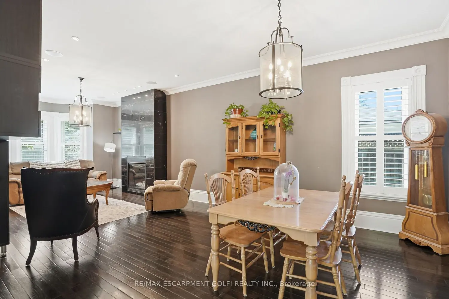 86 Oak Street photo 2