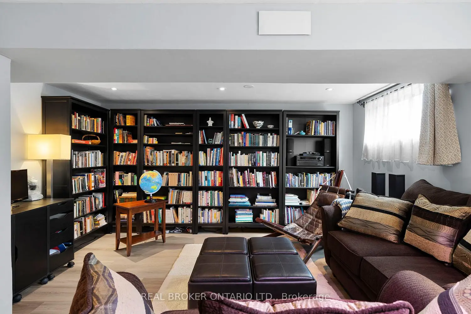 493 Bay Street photo 2