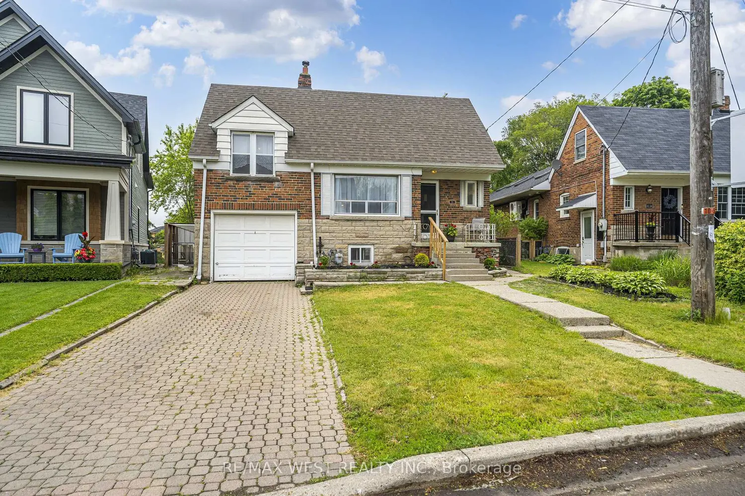 26 Parkland Road photo 3