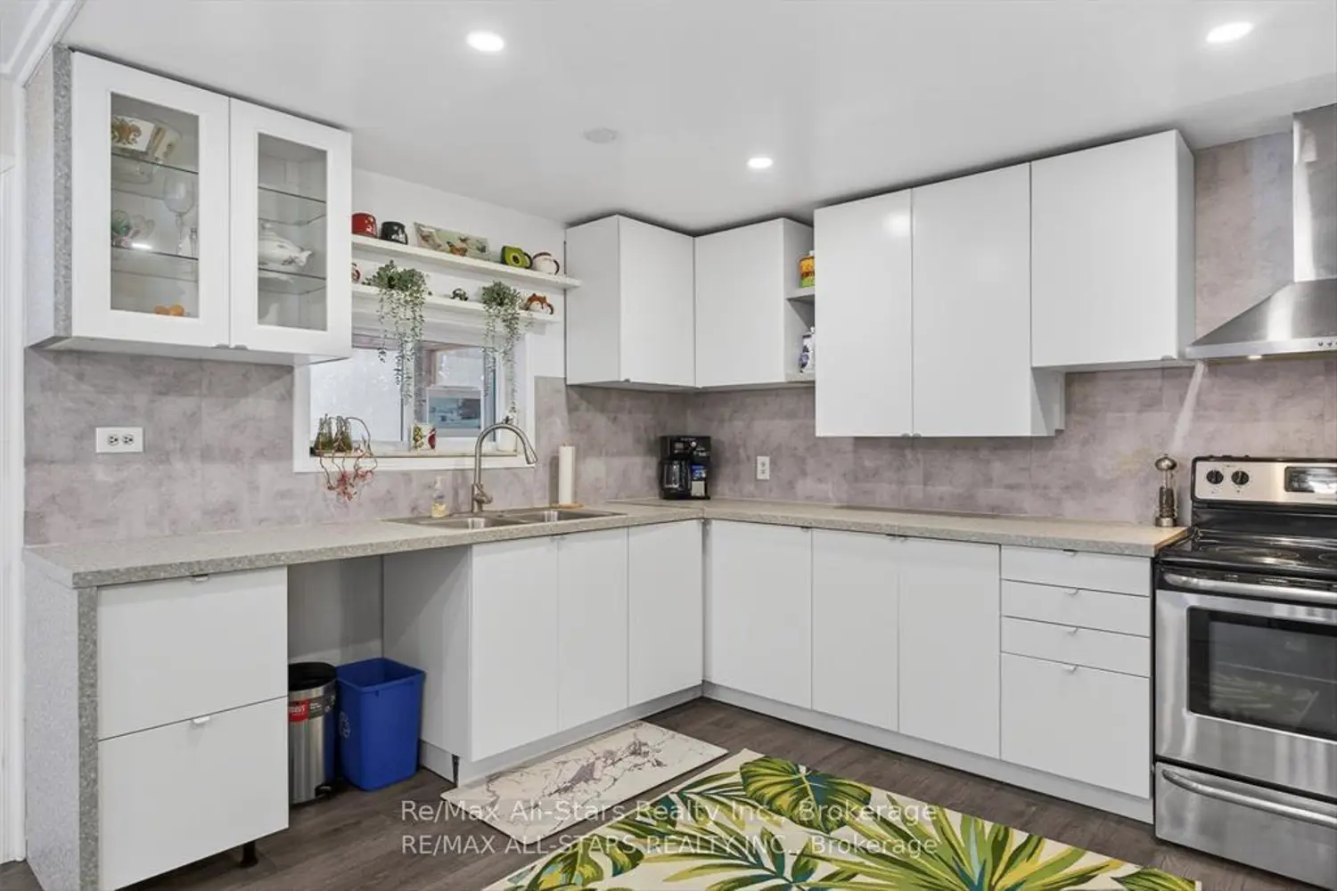220 Mcguire Beach Road photo 4