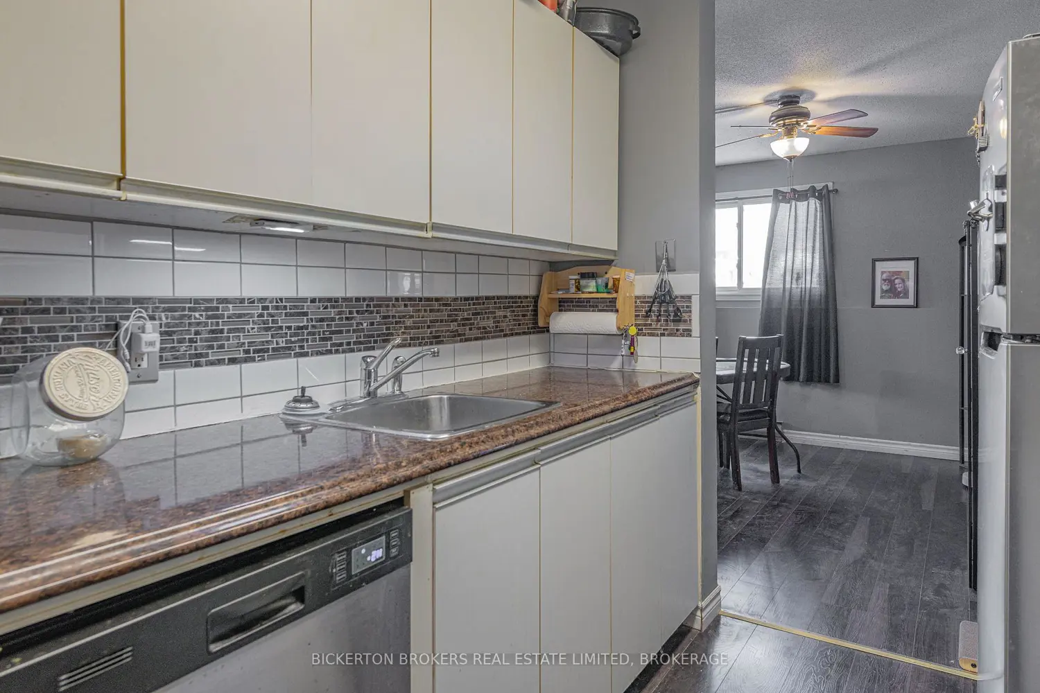 540 Talbot Place 101 photo 4