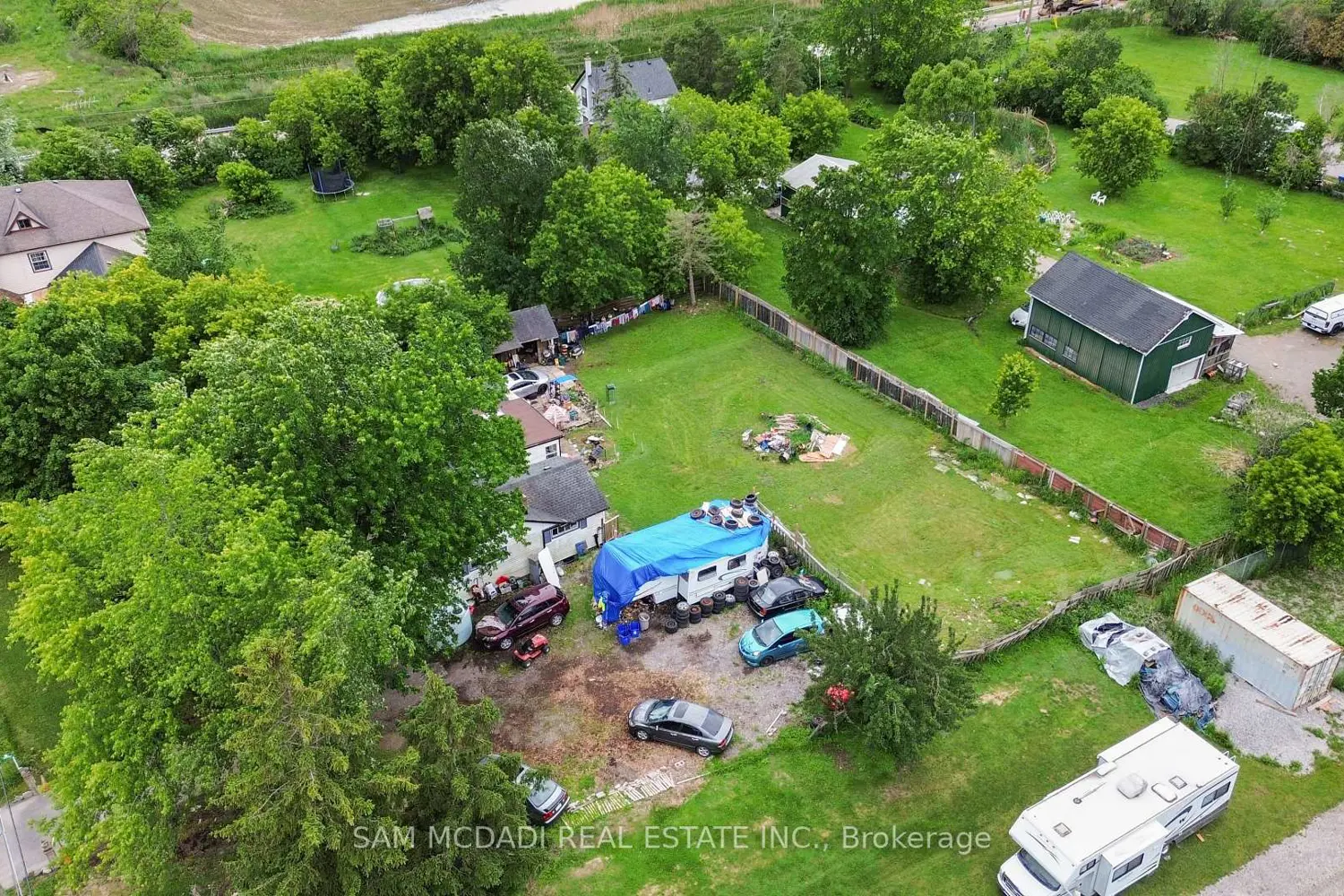 10043 Britannia Road photo 2
